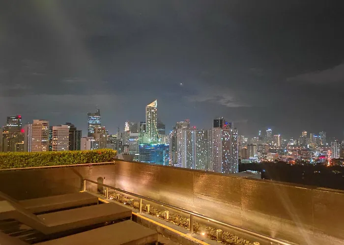 Appartement In Makati - Fast Wifi, Big Balcony, Pool And Gym Access Manille