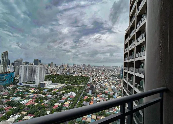 In Makati - Fast Wifi, Big Balcony, Pool And Gym Access Manille