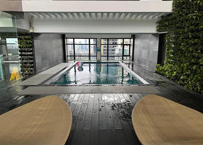 Appartement In Makati - Fast Wifi, Big Balcony, Pool And Gym Access