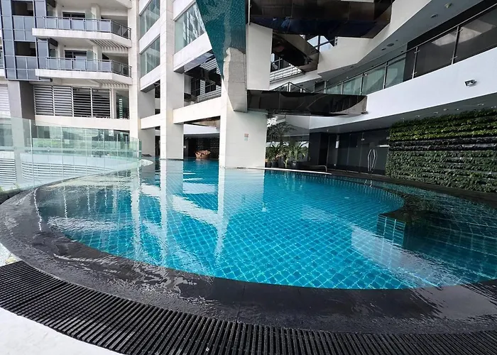 Appartement In Makati - Fast Wifi, Big Balcony, Pool And Gym Access Manille