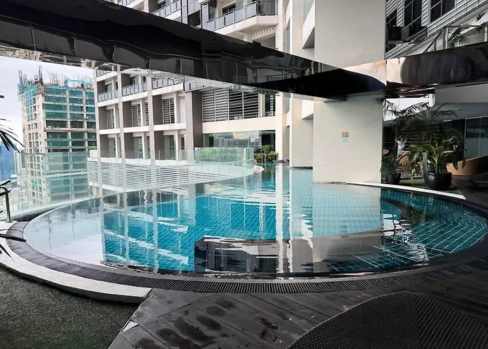 In Makati - Fast Wifi, Big Balcony, Pool And Gym Access *
