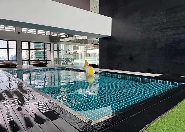 Appartement In Makati - Fast Wifi, Big Balcony, Pool And Gym Access Manille