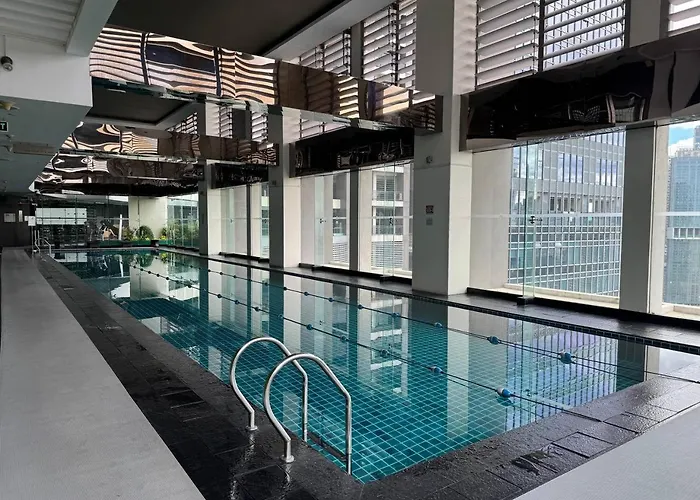 In Makati - Fast Wifi, Big Balcony, Pool And Gym Access *
