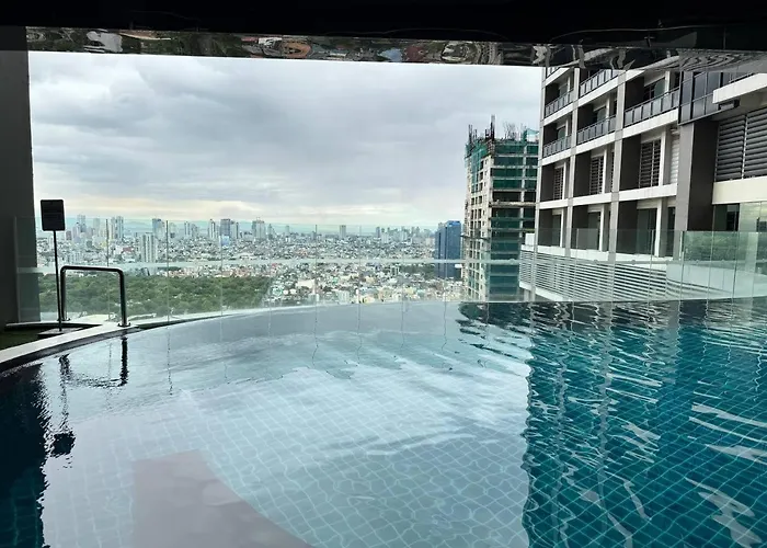 In Makati - Fast Wifi, Big Balcony, Pool And Gym Access Manille