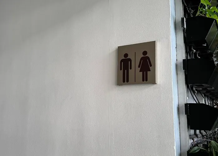 In Makati - Fast Wifi, Big Balcony, Pool And Gym Access