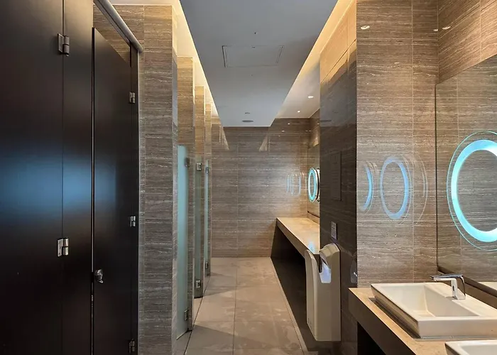 Appartement In Makati - Fast Wifi, Big Balcony, Pool And Gym Access
