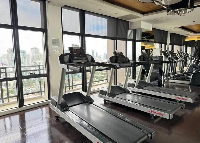 Appartement In Makati - Fast Wifi, Big Balcony, Pool And Gym Access Manille