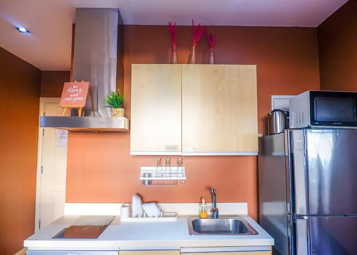 In Makati - Fast Wifi, Big Balcony, Pool And Gym Access