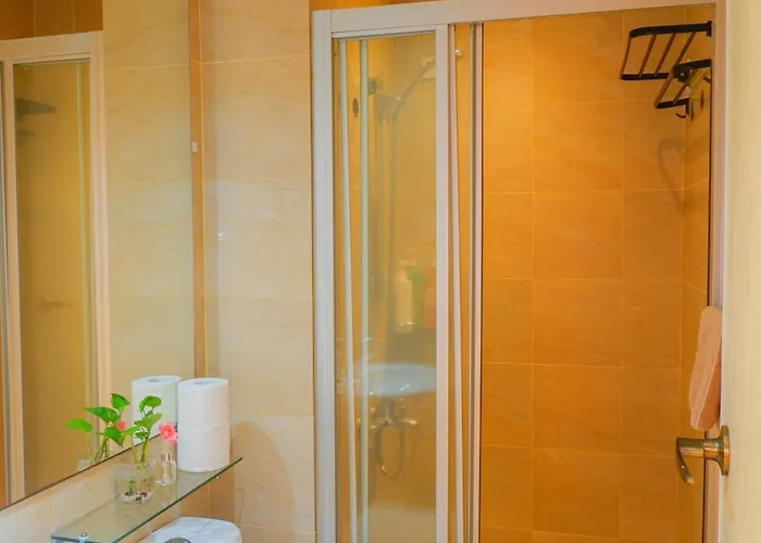 In Makati - Fast Wifi, Big Balcony, Pool And Gym Access *